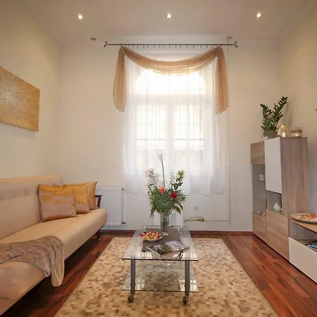 Apartment Castle Court *