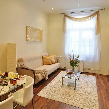 Castle Court Apartment