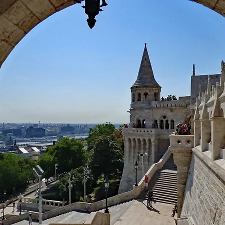 Castle Court Apartment