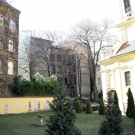 Hotel Vaci 2*