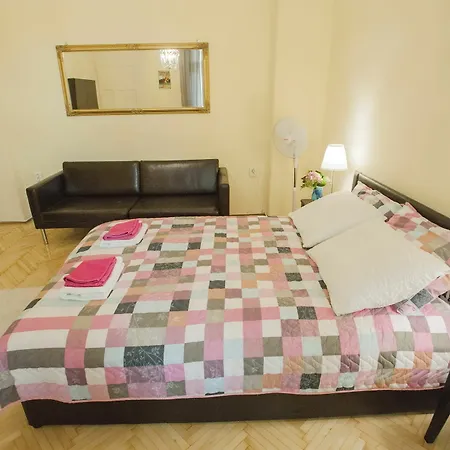 Piano Pop Apartment *
