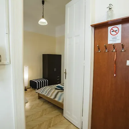 Apartment Piano Pop Budapest