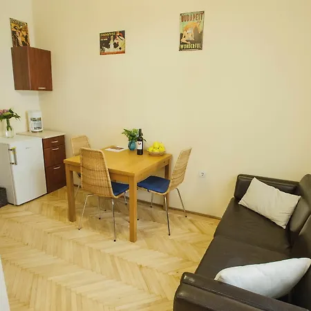 Piano Pop Apartment
