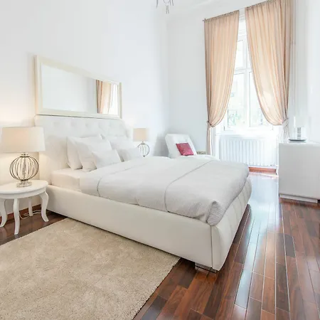Oasis - Liszt Ferenc Square Apartment
