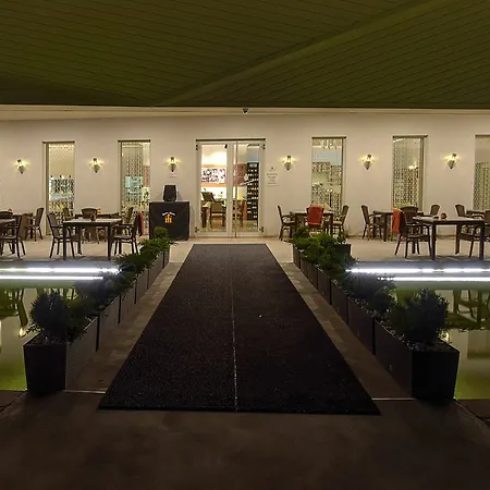 安娜酒店 4*