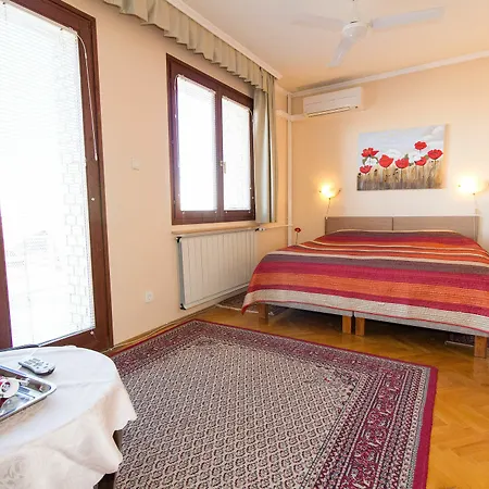 Bed & Breakfast Budavar 3*