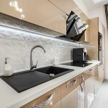 Apartment Centrum Opera Luxury With Free Garage
