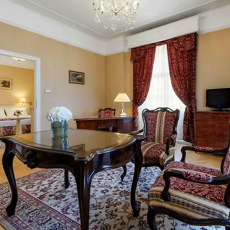 Danubius Astoria Center Szálloda 4*