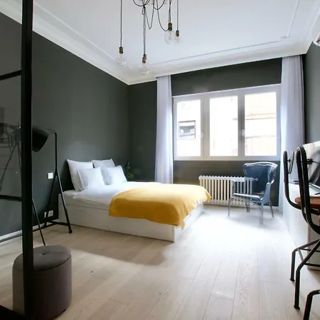 Luxury By Hi5 - Aranykez 7 *