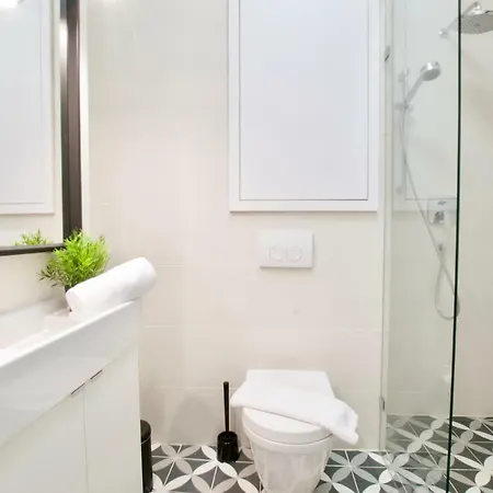 Luxury By Hi5 - Aranykez 7 * Budapesta