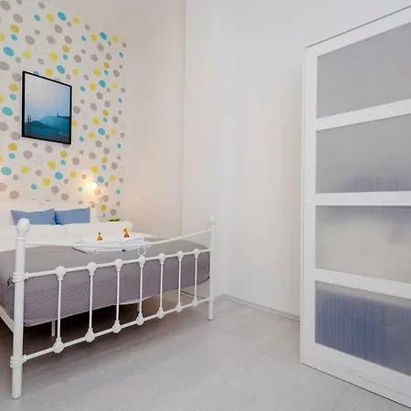 Boutique Jokai - In The Center Apartment *