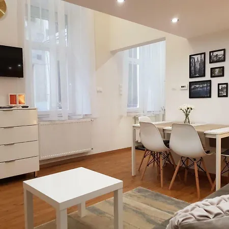 Apartment Renaissance