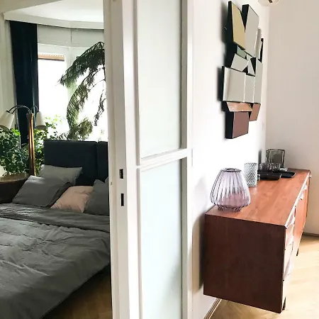 Bauhaus Icon: Spacious Fitness Flat In Central Buda *