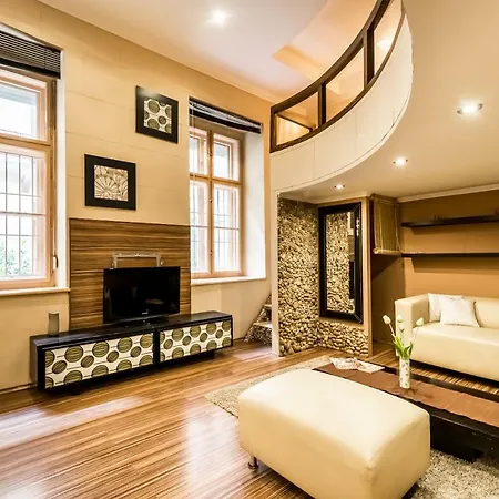 Stones And Wood With Ac Apartment Budapest
