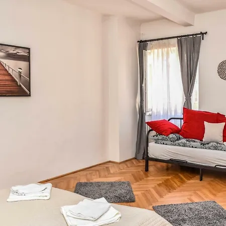 Appartamento Diamond Astoria 4 *