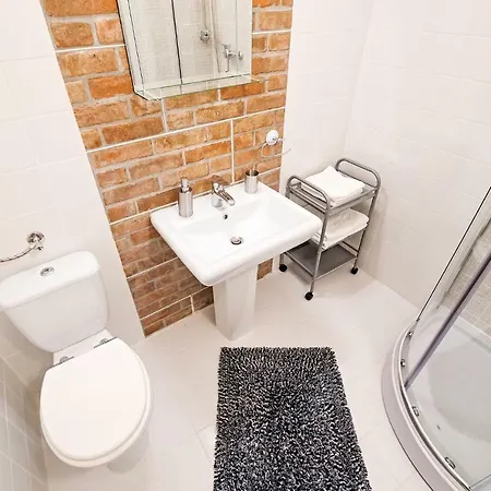 Free Parking, Quiet Design Flat In The Centre Apartment *