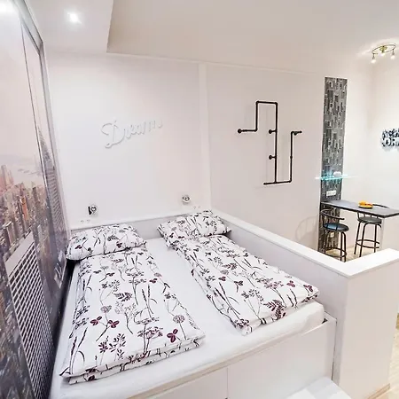 Apartment Free Parking, Quiet Design Flat In The Centre