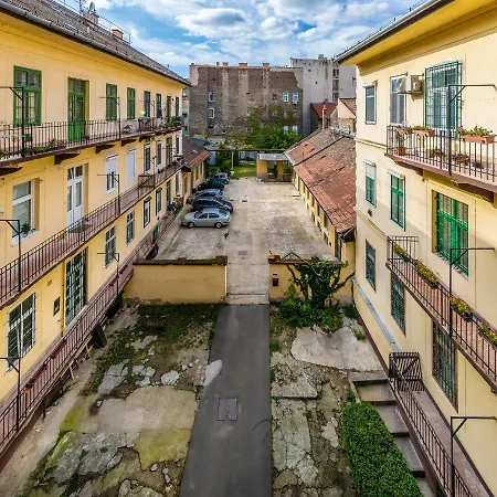 French Touch With Free Parking Apartment Budapest