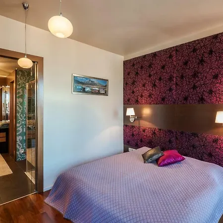 Skyline View With En Sauna Apartamento