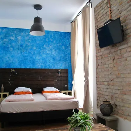 Hedonist Budapest