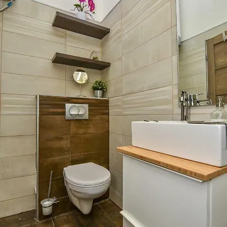 Heart With Free Private Parking Apartman