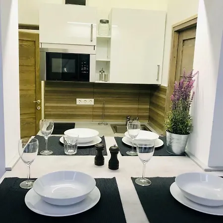 Heart With Free Private Parking Apartman