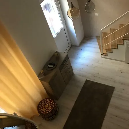 Dessewffy Utca 5 Apartman *