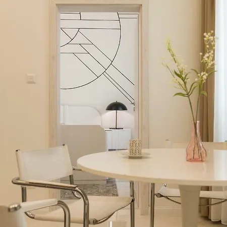 Kertesz Design Apartment *