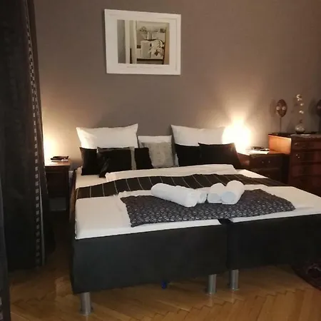 New West10 Star Center * Budapest