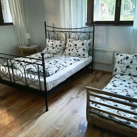2 Bedroom Near Heroes Square Appartamento *
