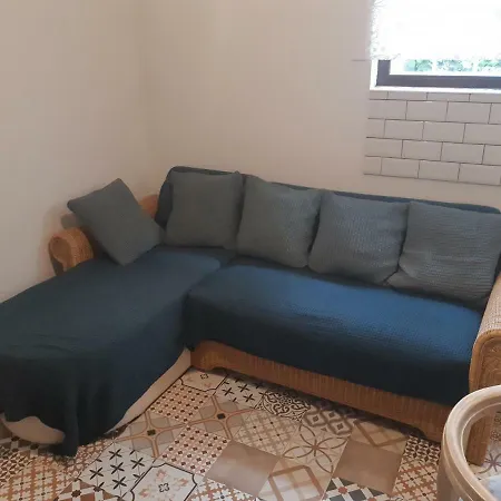 2 Bedroom Near Heroes Square *