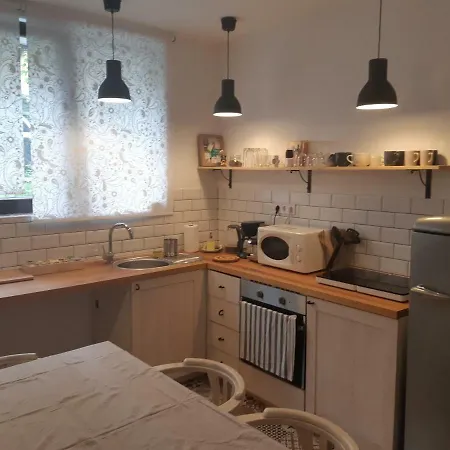 2 Bedroom Near Heroes Square
