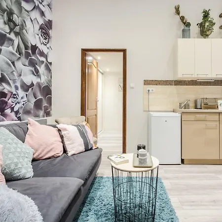 Apartment A9 Houseleek Astoria *
