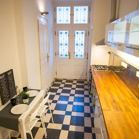 Hotel Opera Minihotel 2*