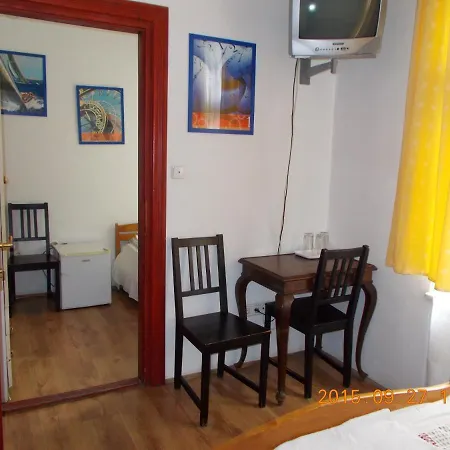 Hungaria Pensionat 2*