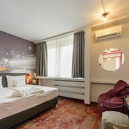 Three Corners Anna Hotel