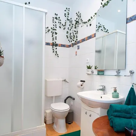 Cozy Boho Apartment, Super Central, Parliament, Netflix Budapešť