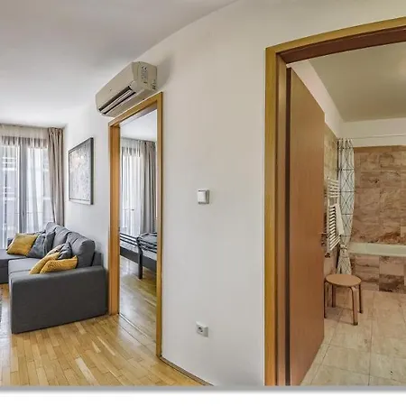 Avantgarde Apartmanhotel 4*