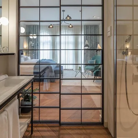 Bagatelle Gardenhouse Hotel *