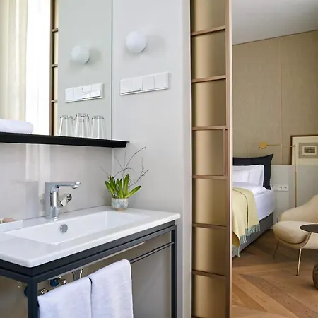 Bagatelle Gardenhouse
