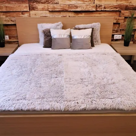 King Charles Residences Apartman