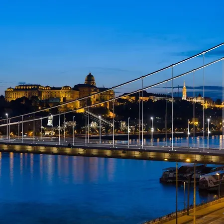 Hotell Vision By Continental Group 4*