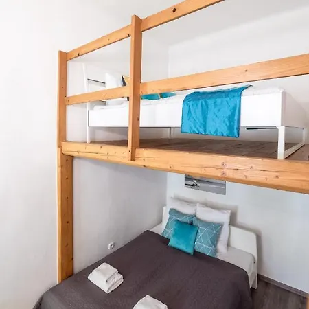Central Quiet Studio B&b, Airport Connection Apartment Budapest