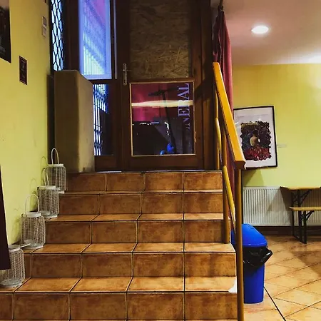 Whole Basement Former Pub3 For Bachelor / Bachelorette Party Appartement