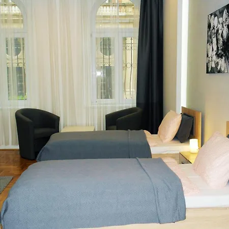Unique Town Apartment. Clear Comfort. Lejlighed Budapest