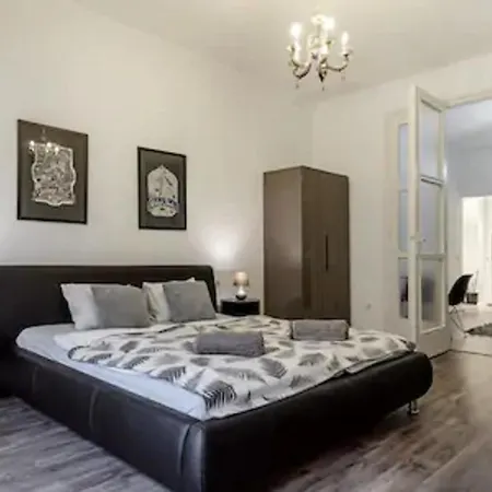 Splendid Private Flat דירה