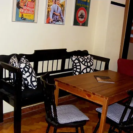 11th Hour Cinema Auberge de jeunesse Budapest