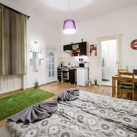 Apartment Miracle - Center