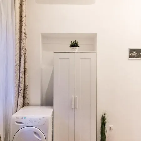 Real Klauzál Ii Budapest
