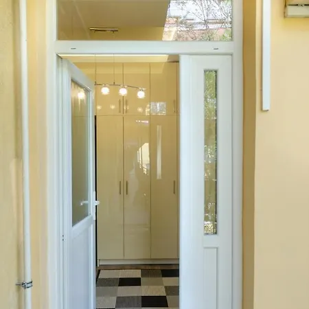 Apartment 3 En Bedroom Flat In The Main Centre For 6ppl, 3bdr,3bthr,ac Budapest